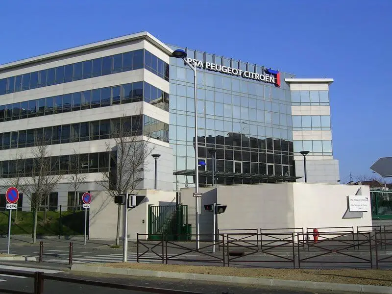 Централата на PSA Peugeot Citroen в Париж