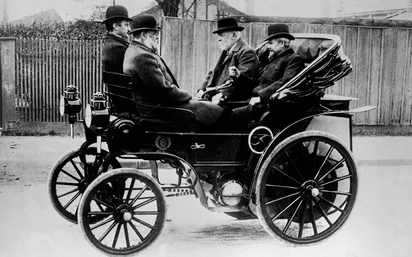 Колата с ремъчно задвижване на Готлиб Даймлер, 1895 г