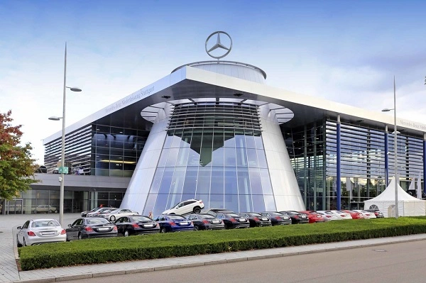 Офис на Mercedes-Benz в Щутгарт