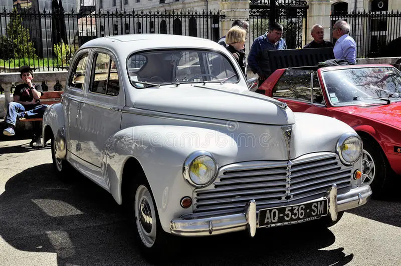 Peugeot 203 стартира през 1948 г