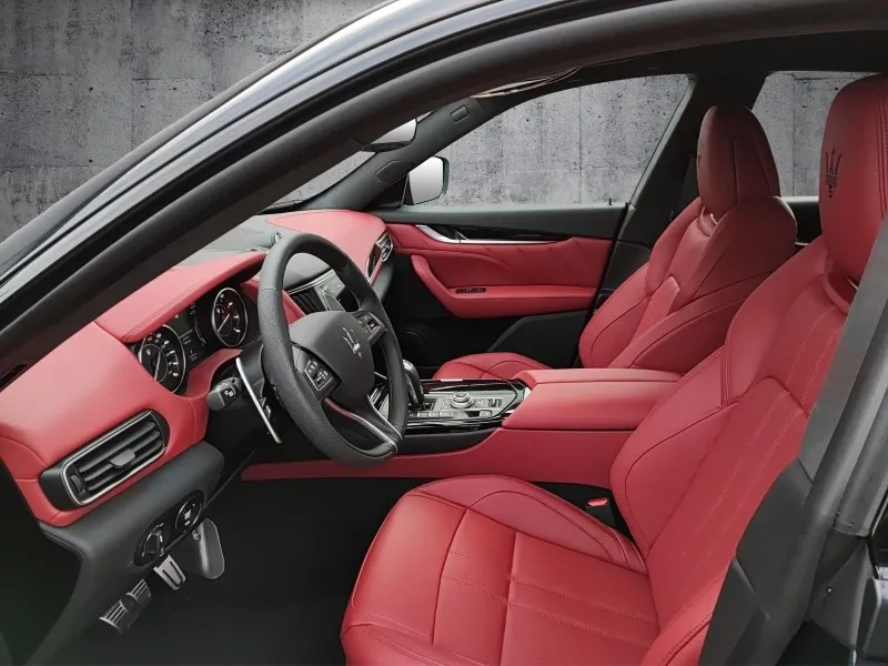 Maserati Levante GT Hybrid =NEW= Nerissimo Pack/Panorama Гаранция Image 6