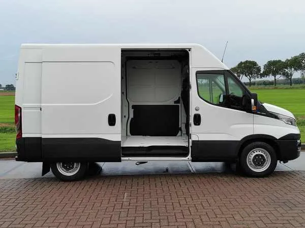 Iveco Daily 35 S RHD New Export! Image 9
